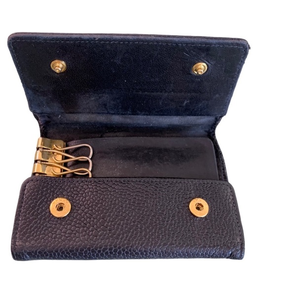 CHANEL Caviar Leather 90s 5 Ring Key Holder - Picture 4 of 12